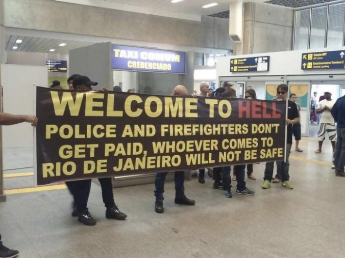 brazillian-police-welcome-tourists-welcome-to-hell-696x522